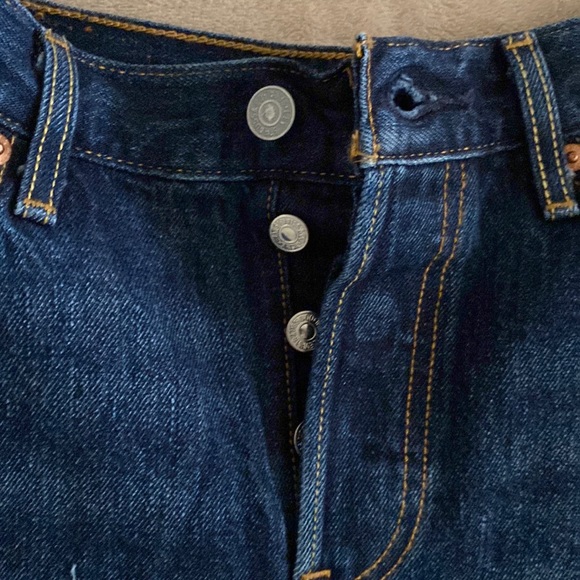 Levi’s shorts - Picture 2 of 5